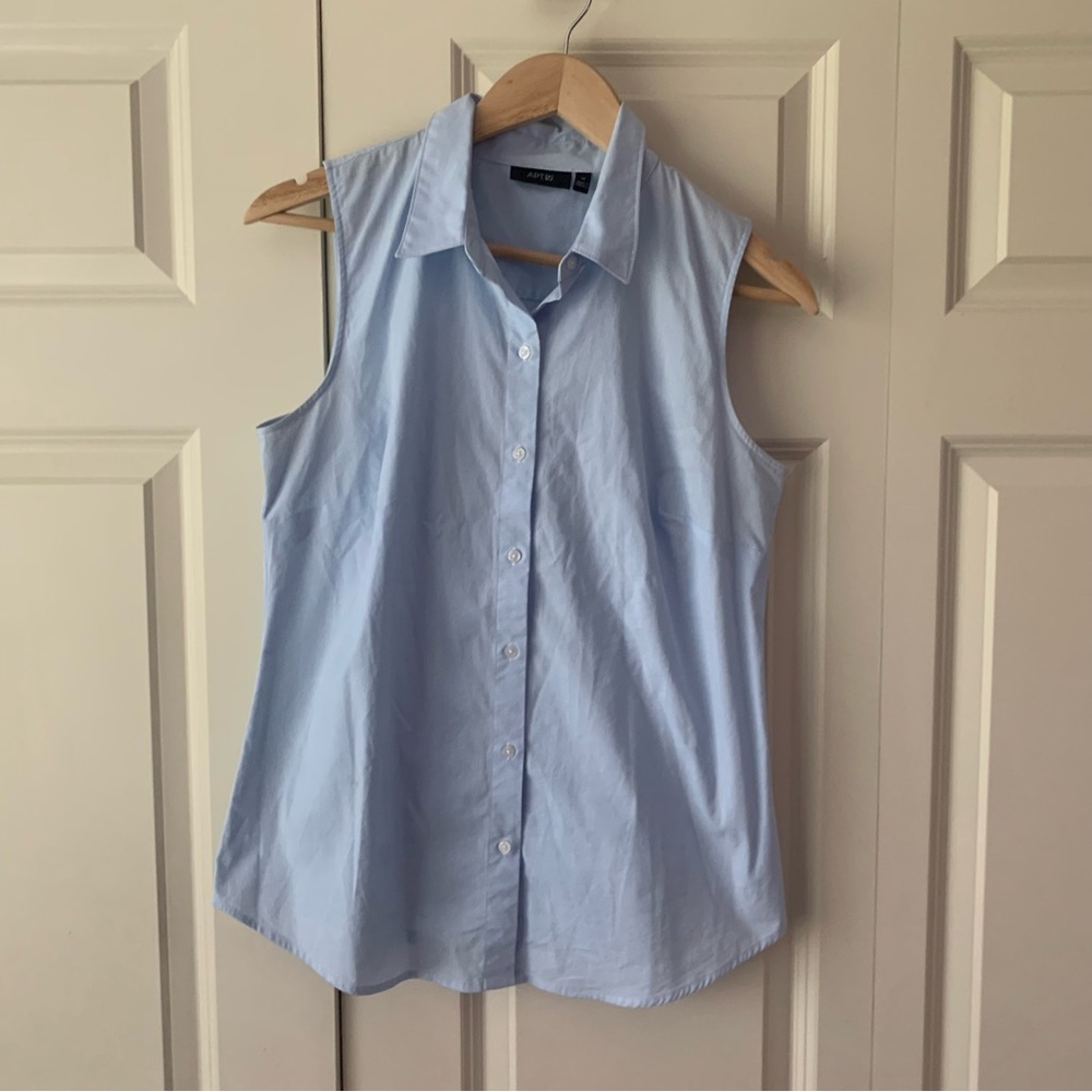 Apt 9 blue and white striped button up tank size medium